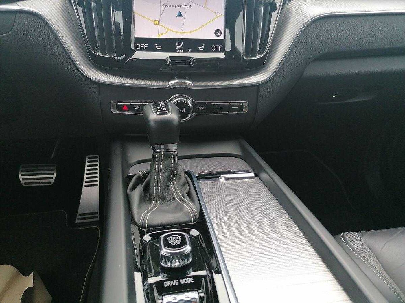 Volvo  R Design 2WD