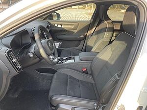 Volvo  C40