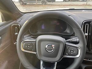 Volvo  C40