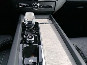 Volvo  Recharge Plug-In Hybrid AWD
