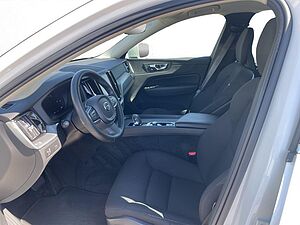 Volvo  Momentum Pro 2WD