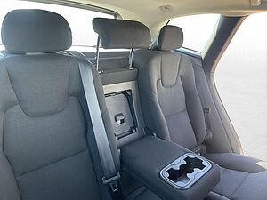 Volvo  Momentum Pro 2WD