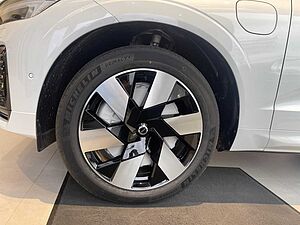 Volvo  R Design Recharge Plug-In Hybrid