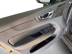 Volvo  R Design 2WD