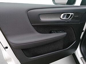 Volvo  XC40