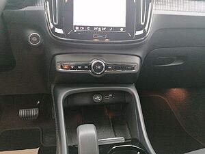 Volvo  XC40