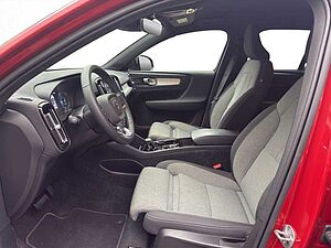 Volvo  Plus Dark 2WD