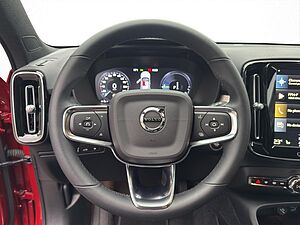 Volvo  Plus Dark 2WD