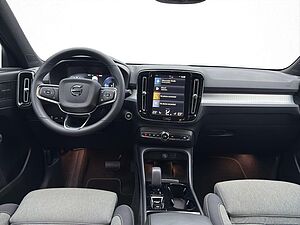 Volvo  Plus Dark 2WD