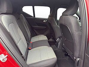 Volvo  Plus Dark 2WD