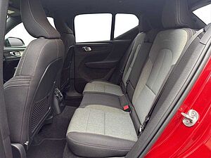 Volvo  Plus Dark 2WD