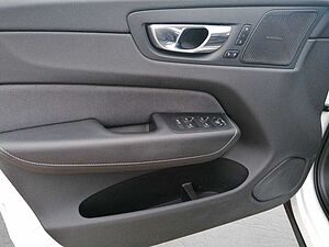 Volvo  R Design 2WD