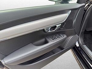 Volvo  Ultimate Dark AWD