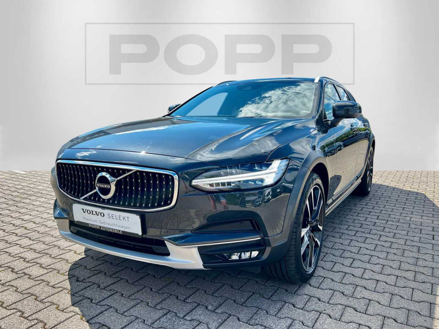 Volvo  D5 AWD PRO 20' AHK PANO STHZ