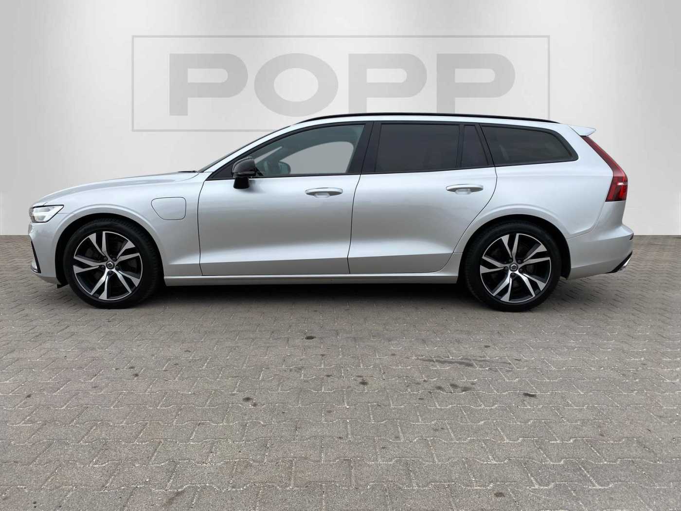 Volvo  T6 AWD Hybrid R Design 0,5%  AHK PANO STHZ