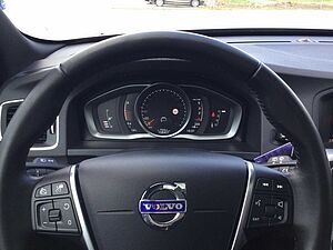 Volvo  D4 AWD BLIS DAB NAV SHZ