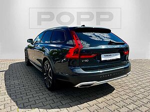 Volvo  D5 AWD PRO 20' AHK PANO STHZ