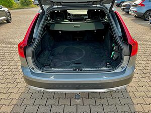 Volvo  D5 PRO AWD AHK PANO RFK STDHZ