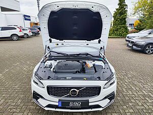 Volvo  T8 AWD Recharge Ultimate Dark 0,5% 4C BW HUD