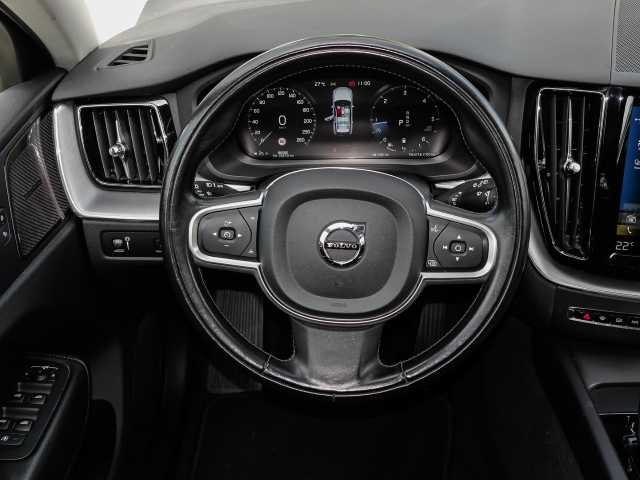 Volvo  Momentum Pro AWD B4 Diesel EU6d Allrad Navi digitales Cockpit Soundsystem Harman