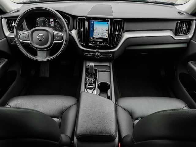 Volvo  Momentum Pro 2WD B4 Benzin EU6d Navi Leder digitales Cockpit Memory Sitze Sounds