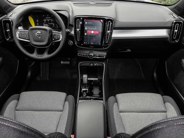 Volvo  B3 Benzin Plus Dark Business-Paket BLIS Pixel-LED