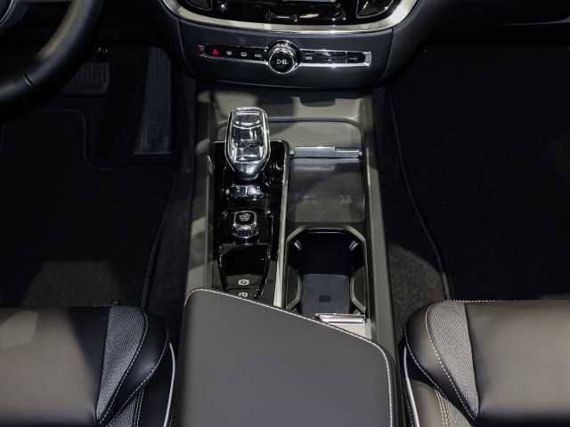 Volvo  Kombi Plus Dark B4 Mild-Hybrid  Benzin EU6d