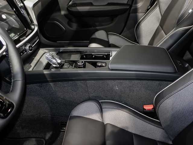 Volvo  Kombi Plus Dark B4 Mild-Hybrid  Benzin EU6d