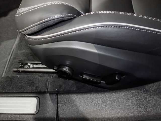 Volvo  Kombi Plus Dark B4 Mild-Hybrid  Benzin EU6d
