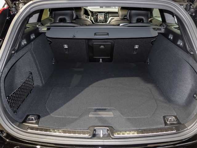 Volvo  Kombi Plus Dark B4 Mild-Hybrid  Benzin EU6d