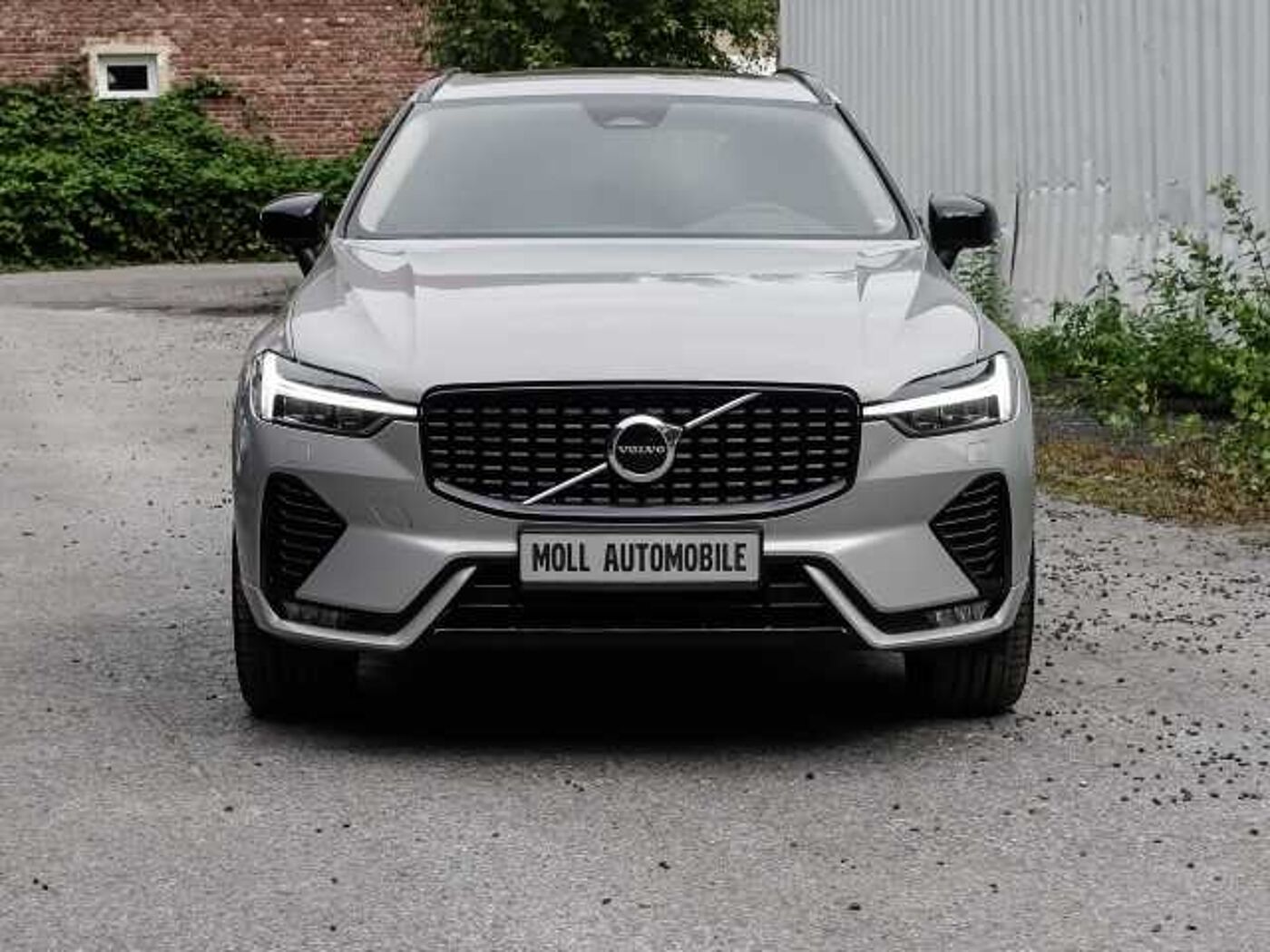 Volvo  Plus Dark 2WD B4 Benzin EU6d AHK digitales Cockpit Memory Sitze Soundsystem Harm