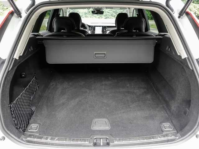 Volvo  Core 2WD B4 Benzin EU6d digitales Cockpit Memory Sitze Soundsystem LED Scheinwer