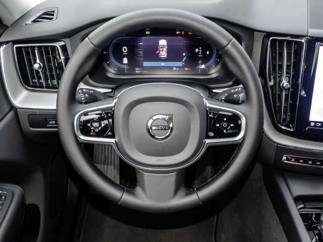 Volvo  Plus Dark 2WD B4 Benzin EU6d digitales Cockpit Memory Sitze Soundsystem LED