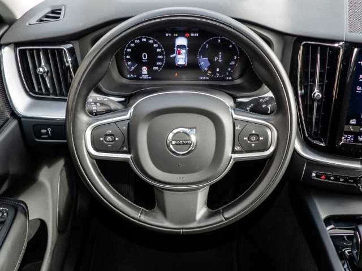 Volvo  Momentum Pro AWD B4 Diesel EU6d Allrad Navi digitales Cockpit Soundsystem Harman