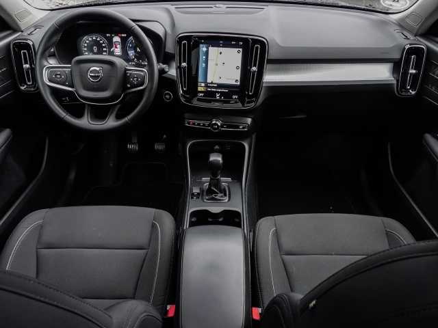 Volvo  Momentum Pro 2WD T3 EU6d AHK Navi digitales Cockpit Soundsystem HarmanKardon LED