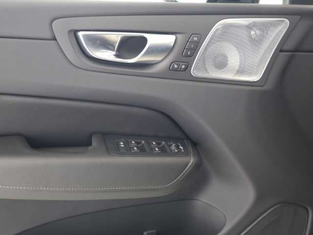 Volvo  Ultra Dark Recharge Plug-In Hybrid AWD T8 Twin Engine EU6d HUD AD StandHZG AHK