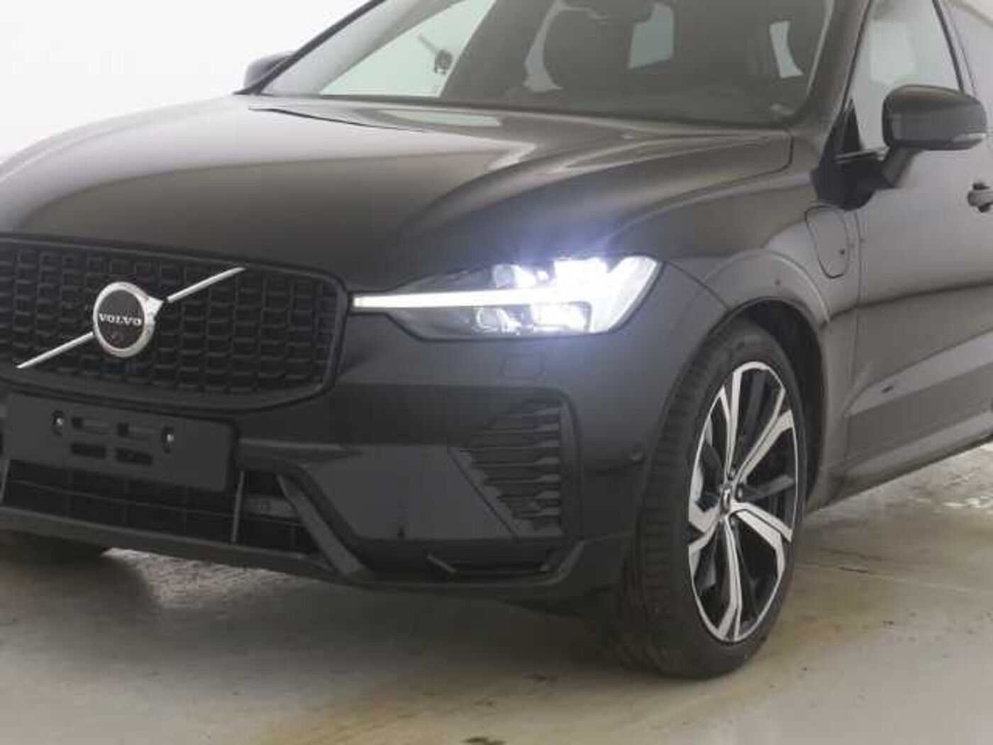 Volvo  Ultra Dark Recharge Plug-In Hybrid AWD T8 Twin Engine EU6d HUD AD StandHZG AHK