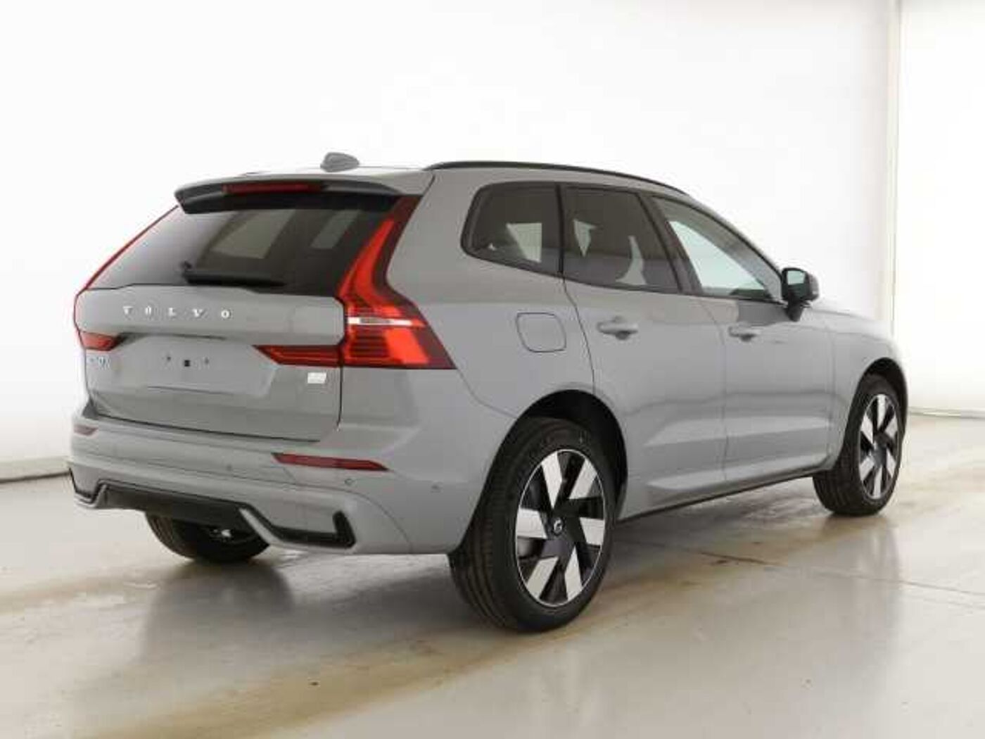 Volvo  Plus Dark Recharge Plug-In Hybrid AWD T8 Twin Engine EU6d StandHZG digitales Coc