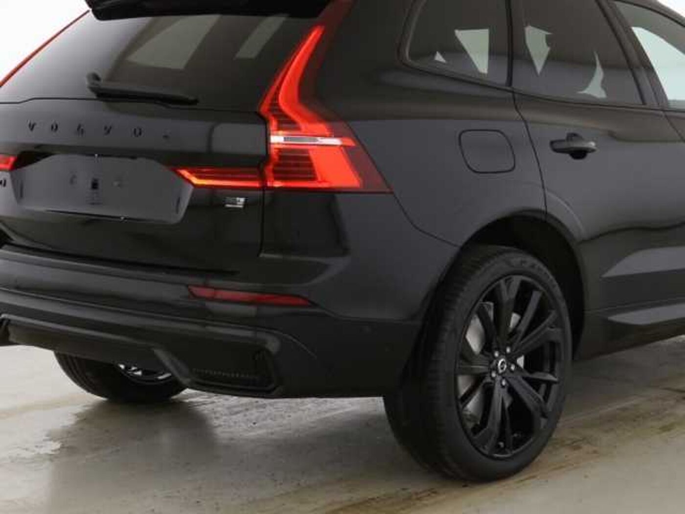 Volvo  Plus Black Edition Recharge Plug-In Hybrid AWD T8 Twin Engine EU6d StandHZG AHK