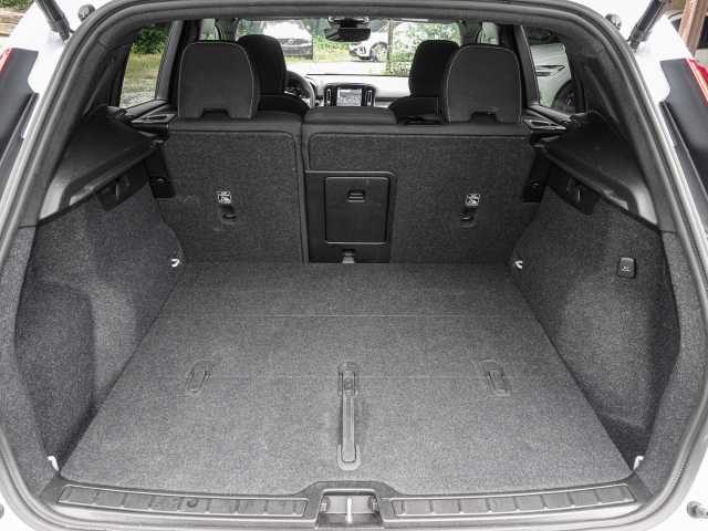 Volvo  Plus Dark 2WD B4 EU6d Navi digitales Cockpit Memory Sitze Soundsystem HarmanKard