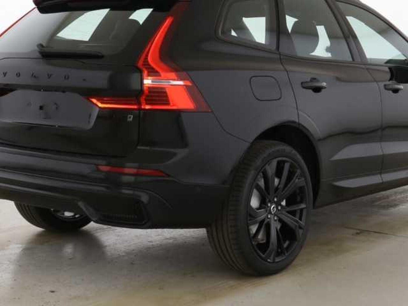 Volvo  Plus Black Edition AWD B5 Benzin EU6d Leder digitales Cockpit Memory Sitze Sound