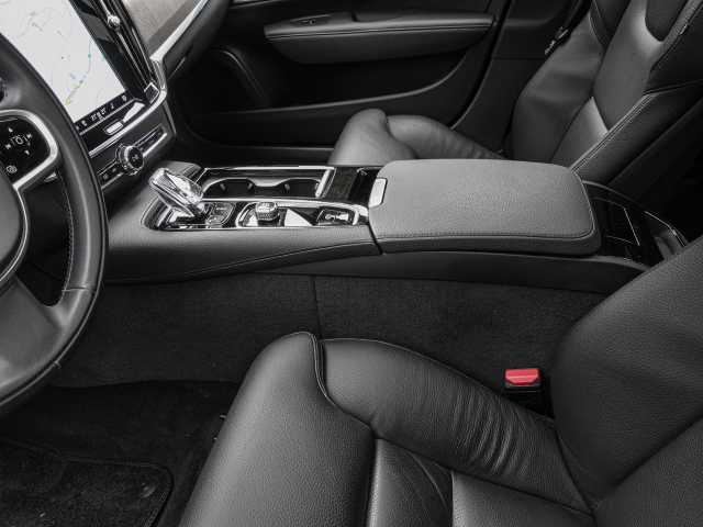 Volvo  Kombi Inscription Recharge Plug-In Hybrid AWD T6 Twin Engine EU6d HUD StandHZG A