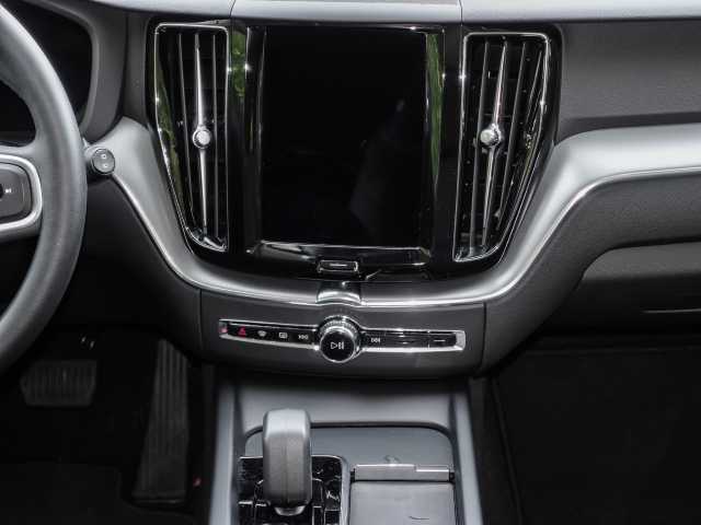 Volvo  Momentum Pro 2WD B4 Diesel EU6d AHK Navi digitales Cockpit Soundsystem HarmanKar