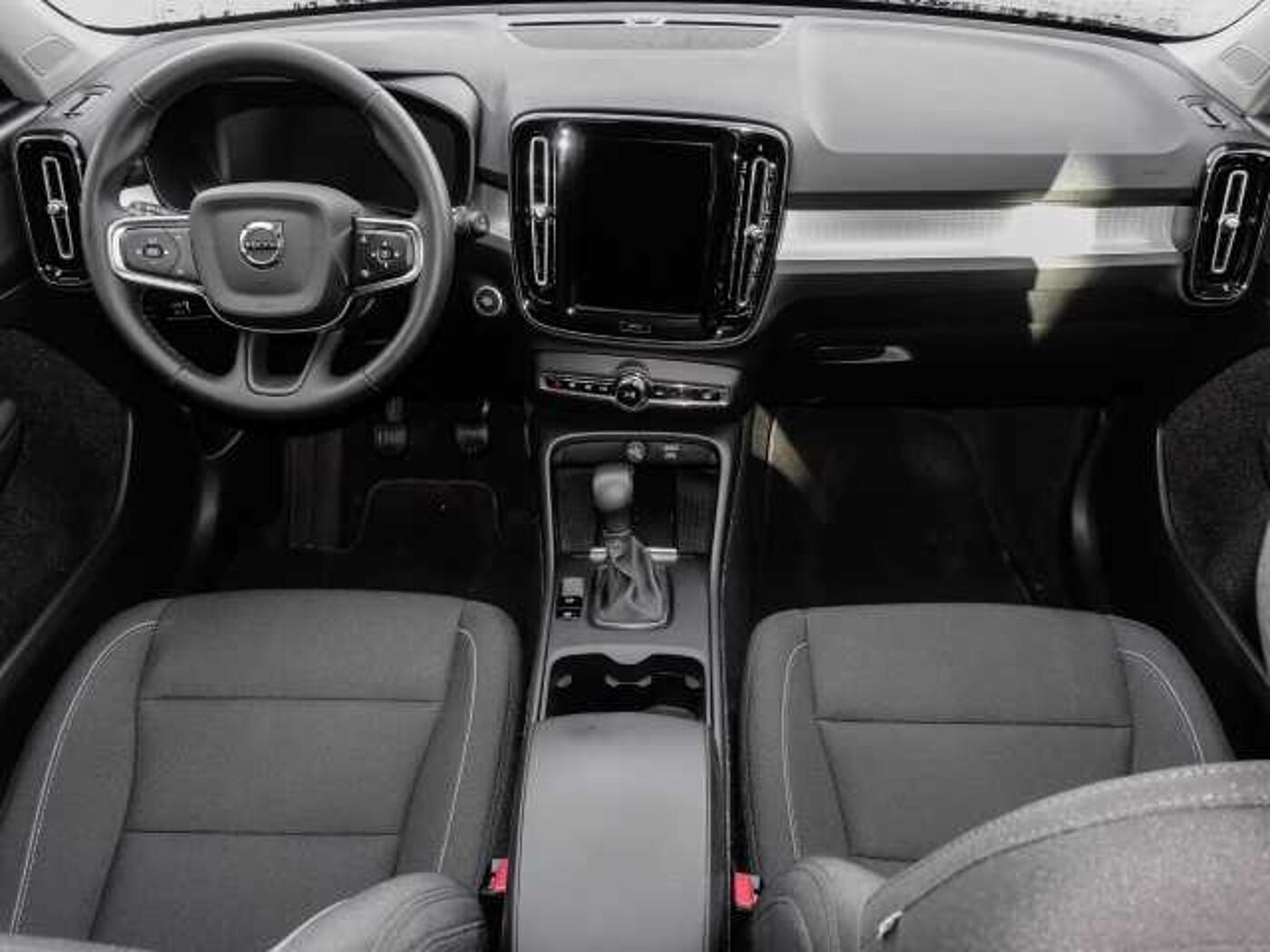 Volvo  Momentum Pro 2WD T2 EU6d Navi digitales Cockpit Soundsystem LED Kurvenlicht Sche