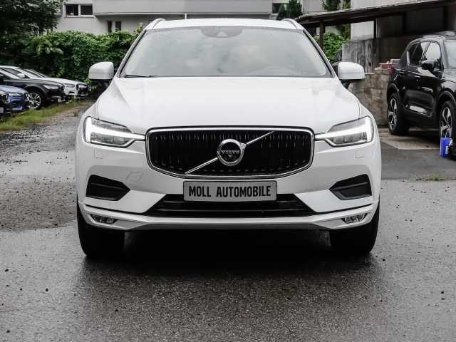 Volvo  Momentum Pro AWD B4 Diesel EU6d Allrad StandHZG Navi Leder digitales Cockpit Sou