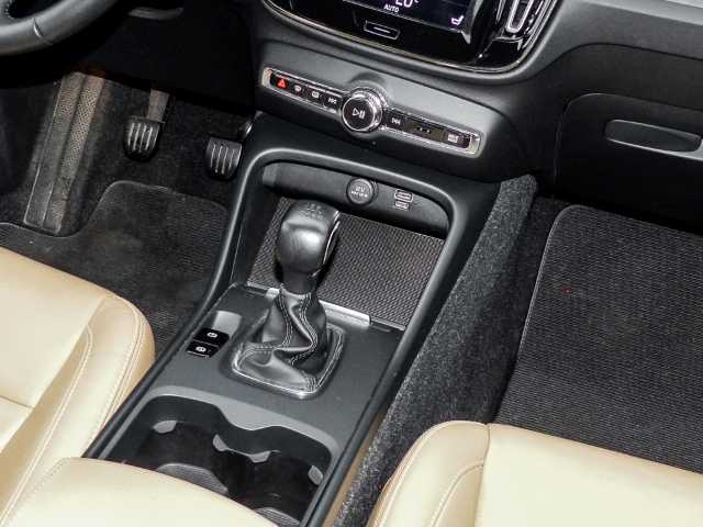 Volvo  Inscription 2WD T3 EU6d-T AHK Navi Leder digitales Cockpit Soundsystem Scheinwer