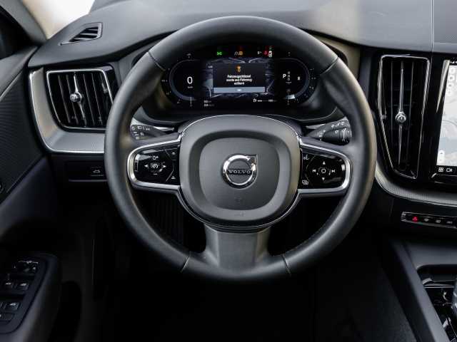 Volvo  Plus Dark 2WD B4 Benzin EU6d digitales Cockpit Memory Sitze Soundsystem LED