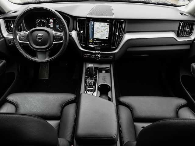 Volvo  Momentum Pro AWD B4 Diesel EU6d Allrad Navi Leder digitales Cockpit Soundsystem