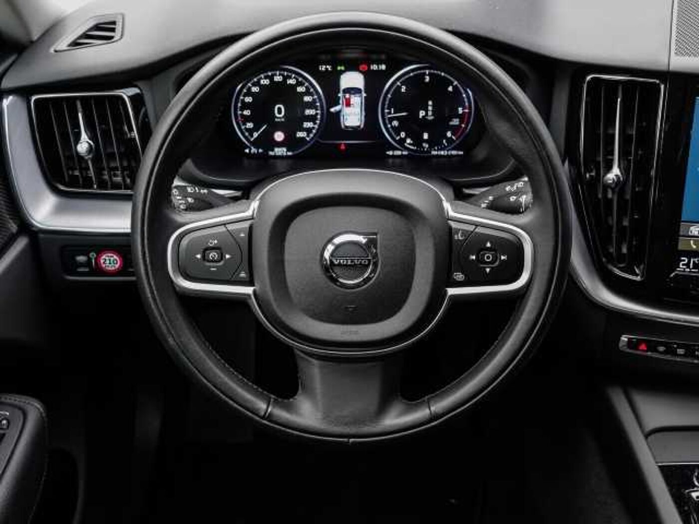 Volvo  Momentum Pro AWD B4 Diesel EU6d Allrad Navi Leder digitales Cockpit Soundsystem