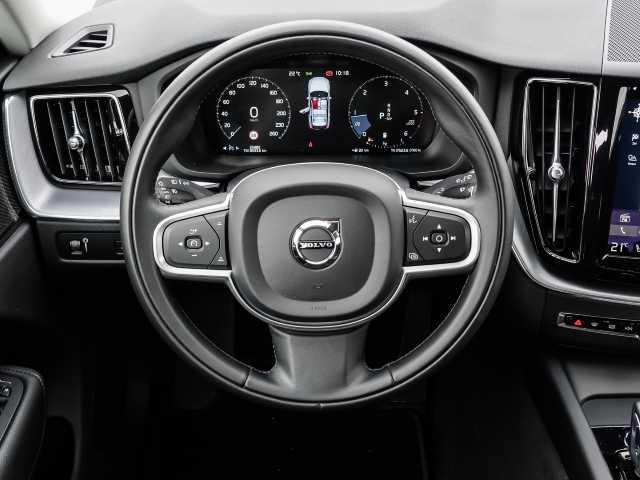 Volvo  Momentum Pro AWD B4 Diesel EU6d Allrad Navi Leder digitales Cockpit Soundsystem